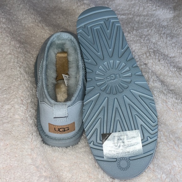 Ugg minis - Picture 4 of 6